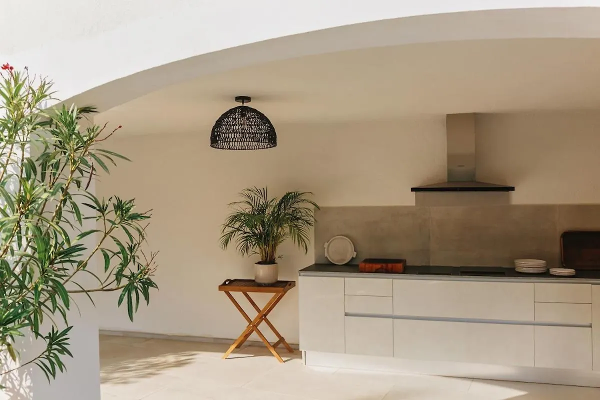 Villa In Luxury Estate, מוגין צרפת