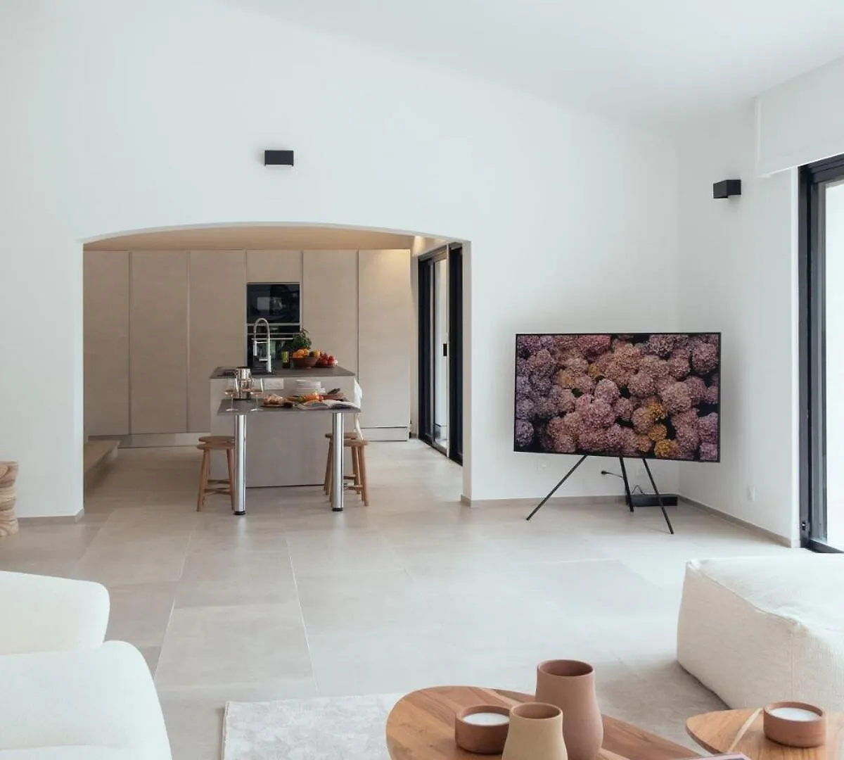 Villa In Luxury Estate, מוגין